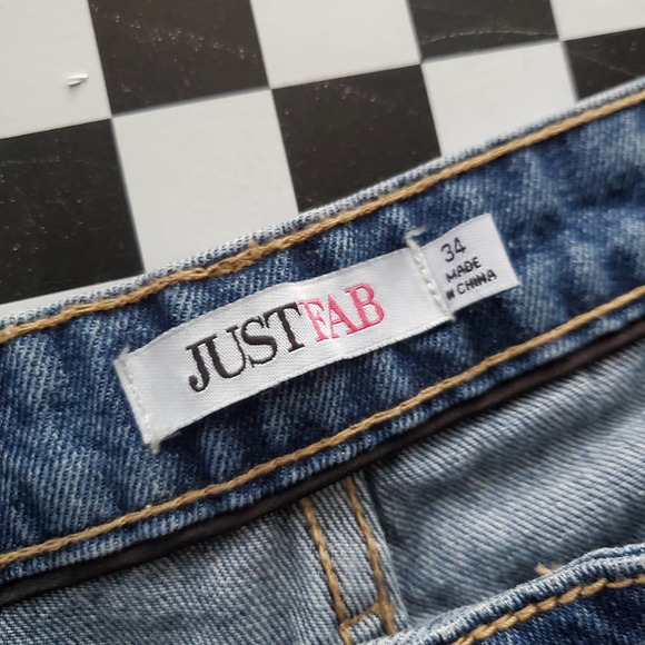 JUSTFAB Distressed Ankle Cropped Medium Washed Denim Jeans Sz 34 NWT - Picture 3 of 8